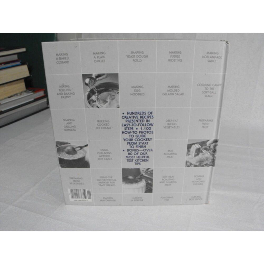 Better Homes and Gardens Complete Step-By-Step Cookbook Vintage 1978